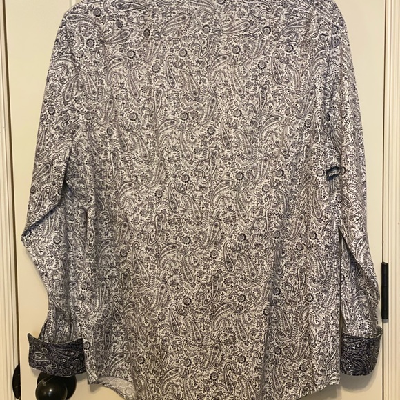 Navy/White Paisley button up w/detailed collar and cuffs! Versatile dress/casual - Picture 3 of 3
